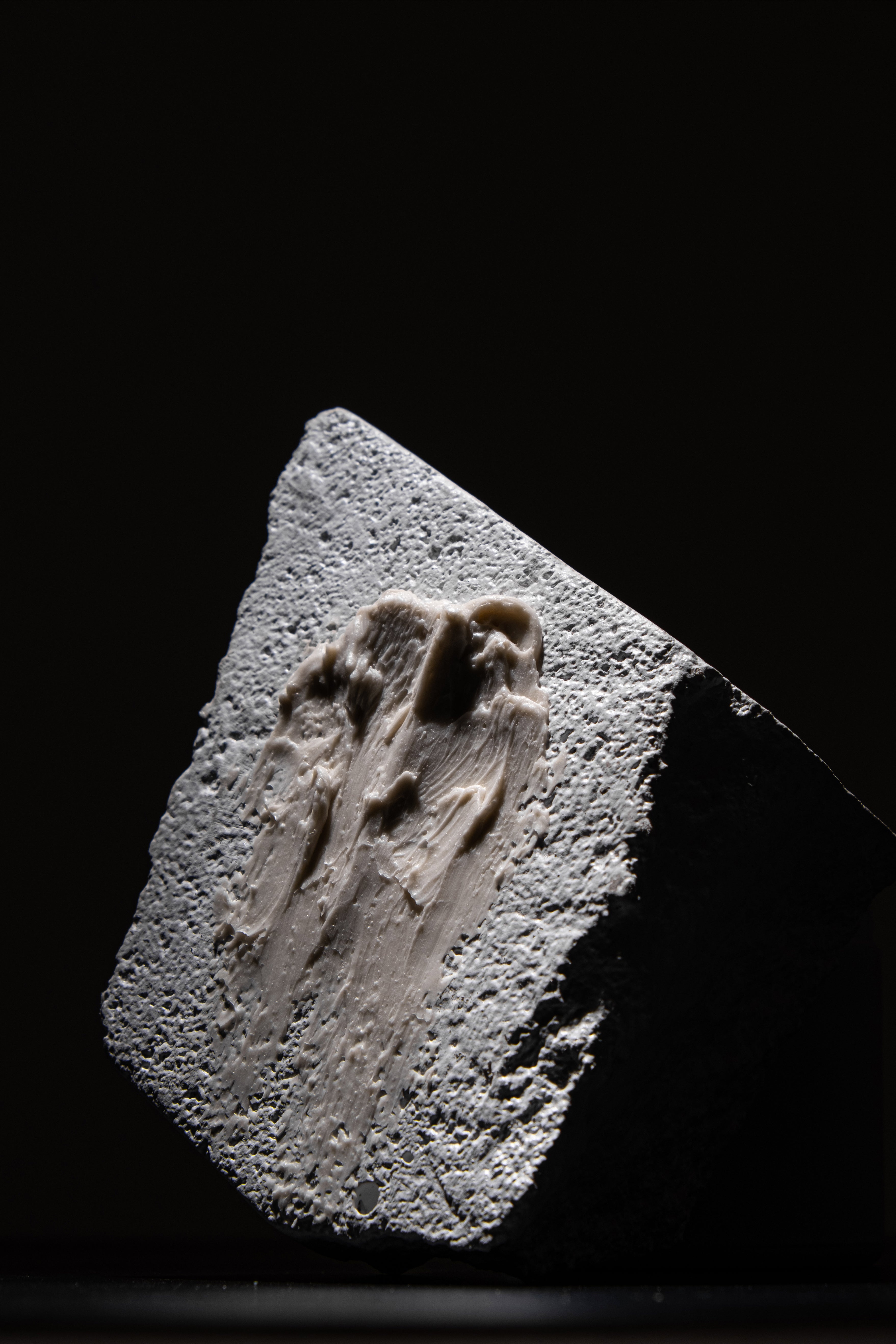 The Sculptor Haistyling Clay